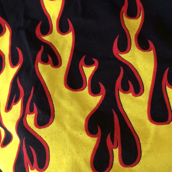 Flaming crop top - Picture 4 of 4